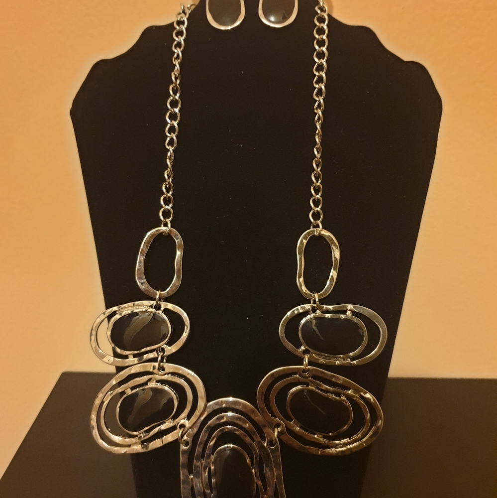Necklace & Earring Set